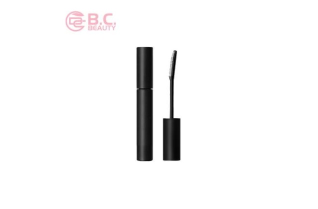 Kirpik primer: İnsanlar öz gözəlliklərini asanlıqla qoruya bilərlər